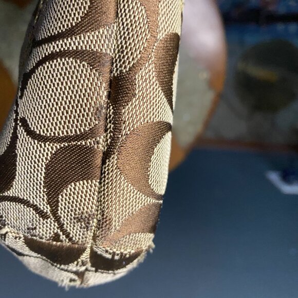 Vintage Coach Handbag with Gold Lame Handle and Trim - Picture 13 of 15